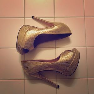 Shoedazzle Gold Pumps Sz. 9.5